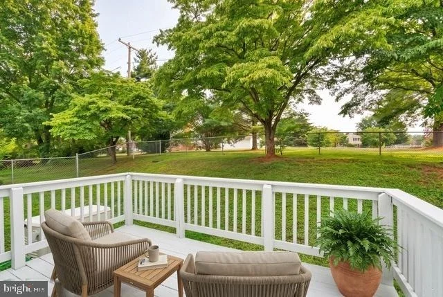 Photo of 2309 MAPLEWOOD DRIVE