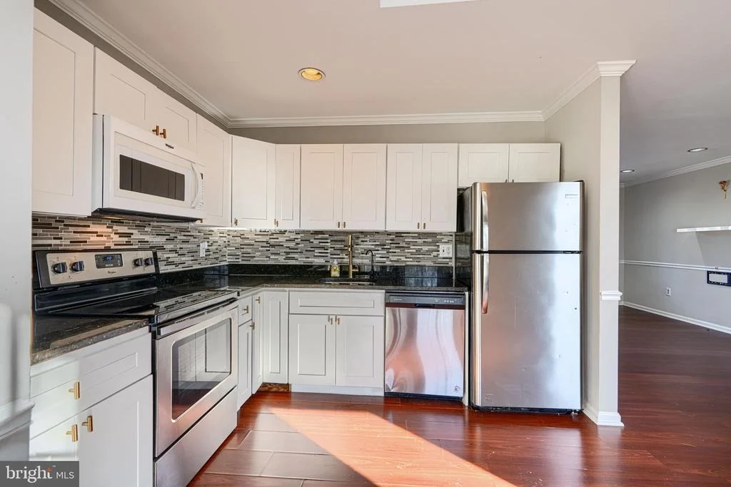 Photo of 10100 LEWIS DRIVE