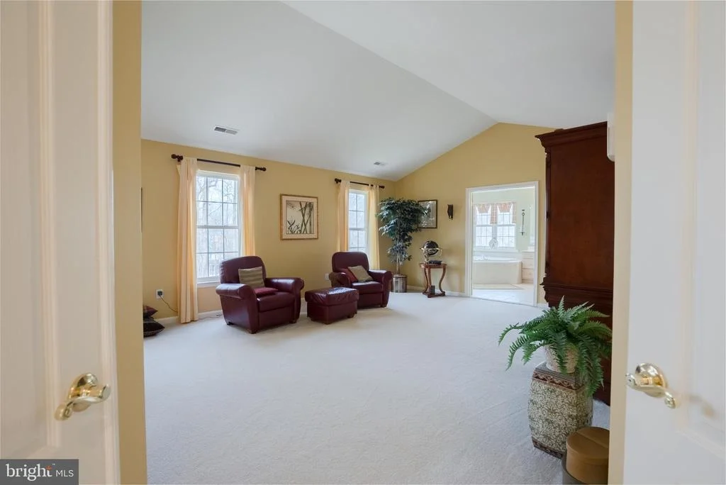 Photo of 10419 WHITE COURT