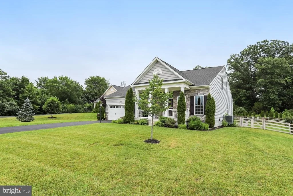Photo of 26798 BARNSLEY PLACE