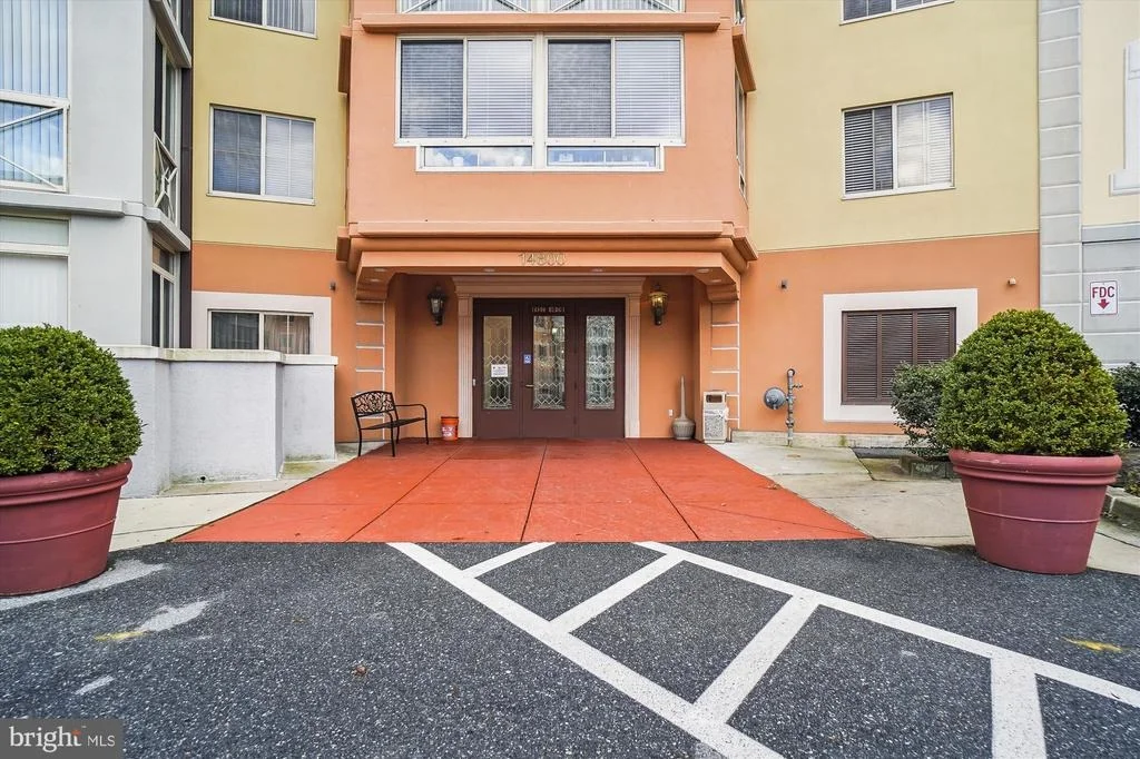 Photo of Unit 411 at 14800 PENNFIELD CIRCLE