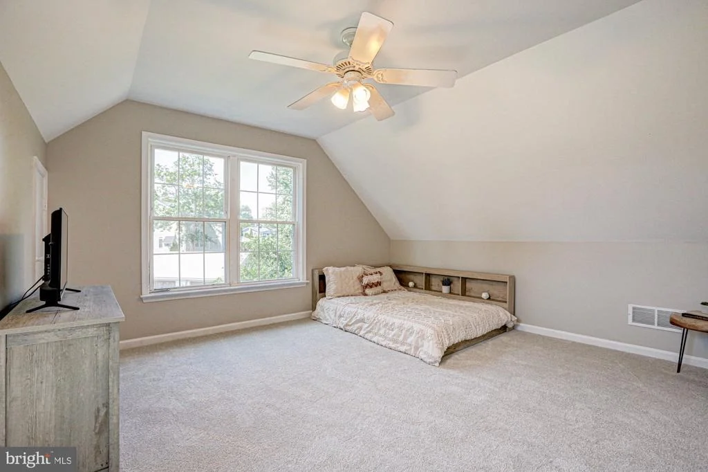 Photo of 119 N MEADOW DRIVE