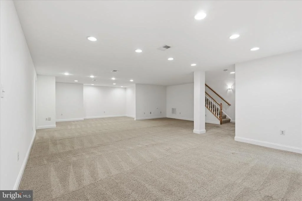 Photo of 8277 ROXBOROUGH LOOP