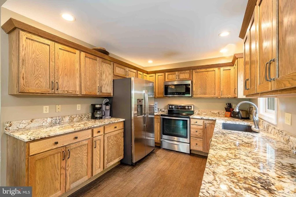 Photo of 305 LAKE POINTE DRIVE