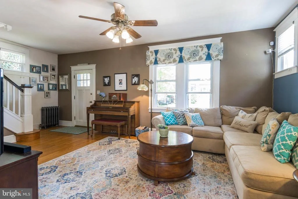 Photo of 618 ALDERSHOT ROAD