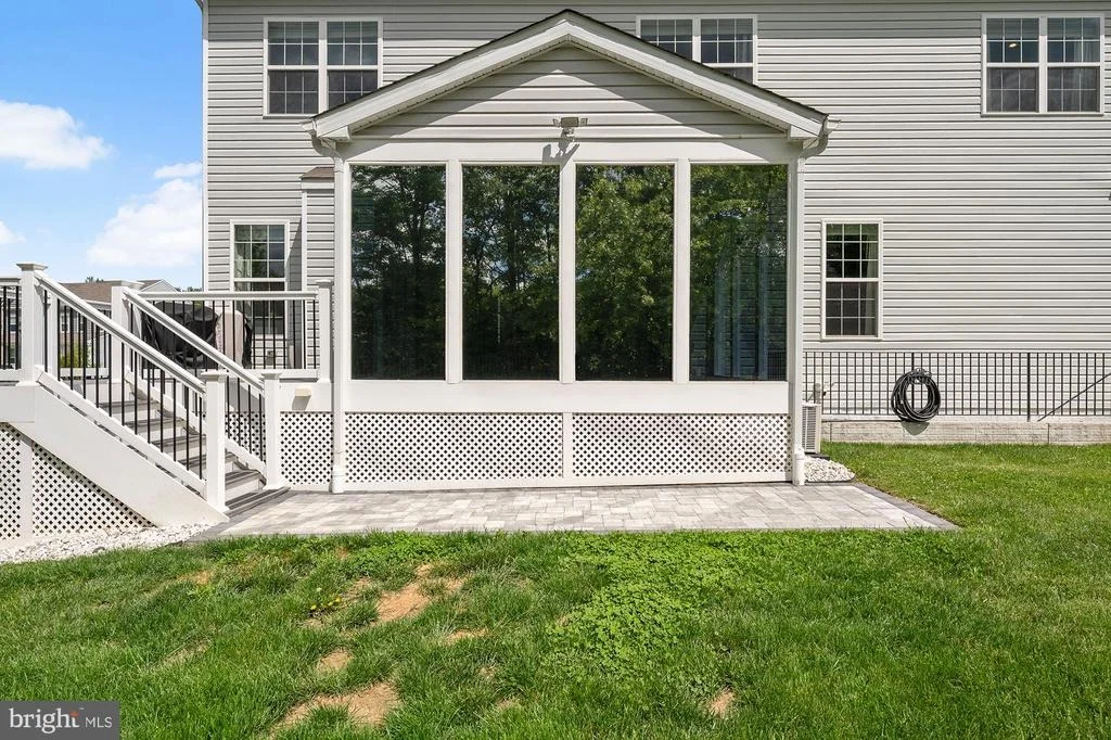 Photo of 821 BENTGRASS DRIVE