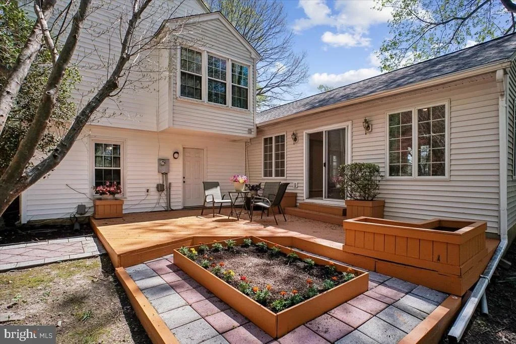Photo of 11104 LORAN ROAD