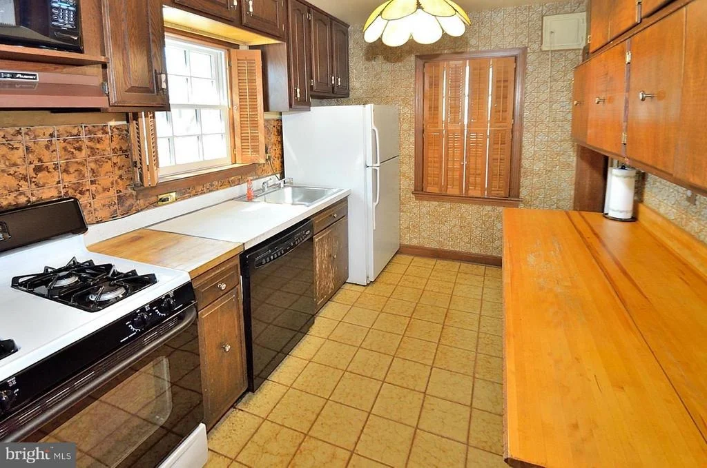 Photo of 2105 LINDEN LANE