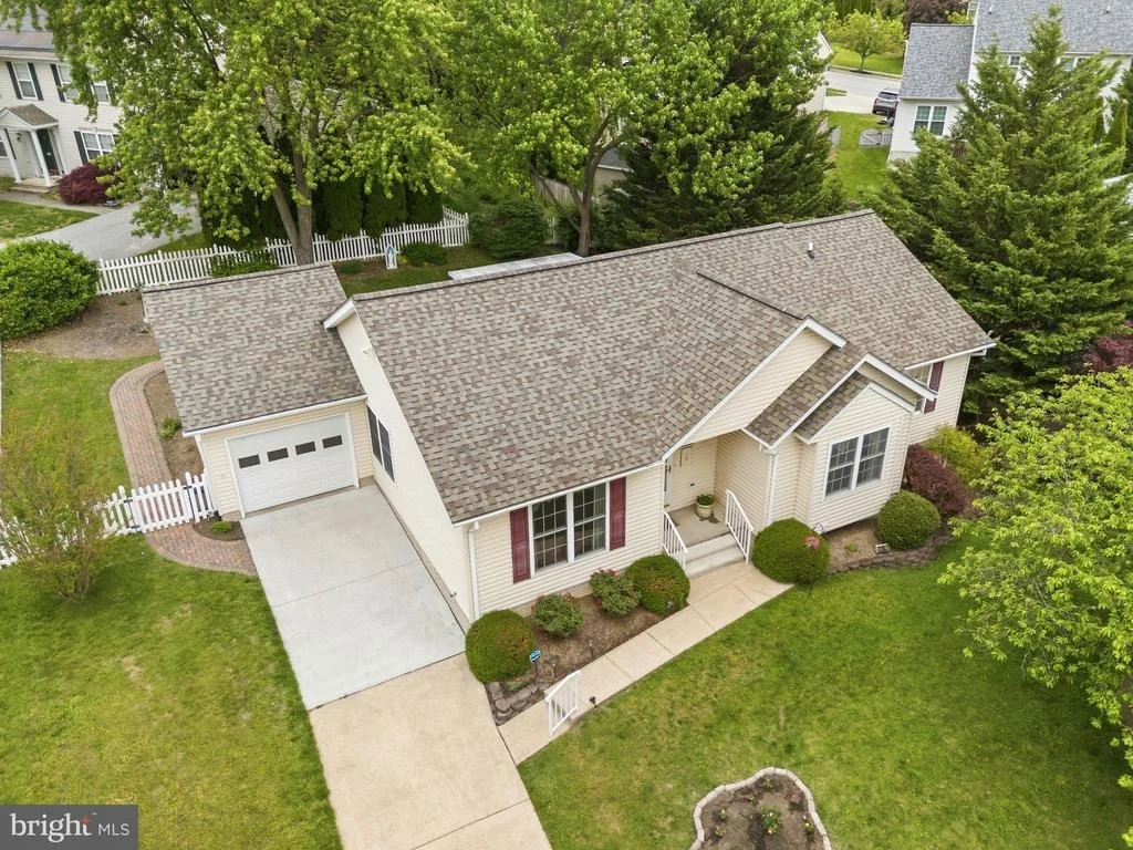 Photo of 704 COLLIER COURT