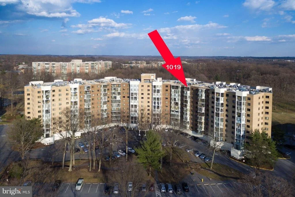 Photo of Unit 21019 at 15107 INTERLACHEN DRIVE