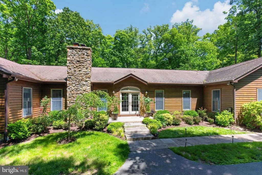 Photo of 1137 SUGARLOAF MOUNTAIN ROAD