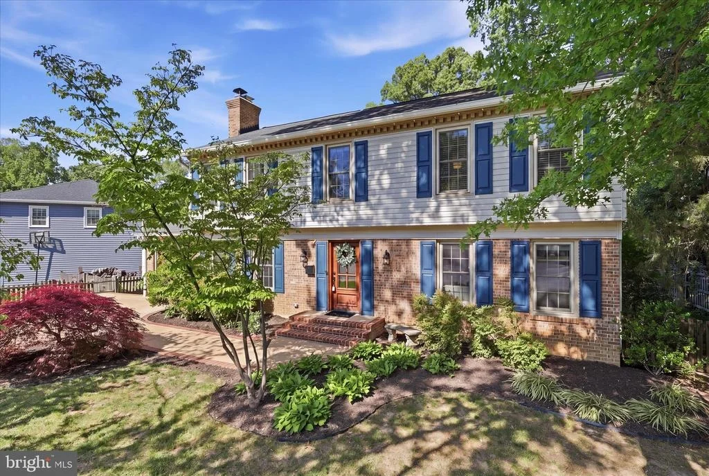 Photo of 8604 RIVERSIDE ROAD