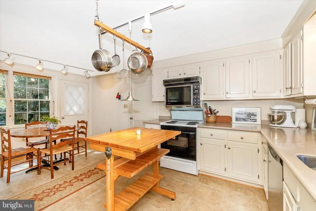 Photo of 5433 SHOOKSTOWN ROAD