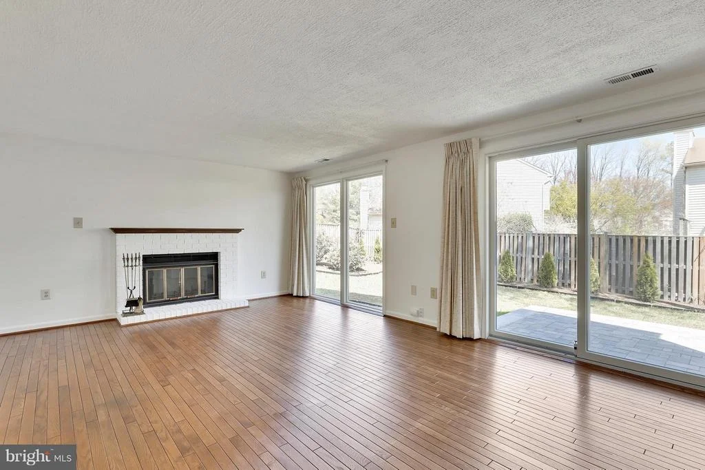 Photo of 19 SCHUBERT COURT