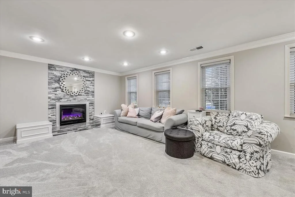 Photo of 9808 GREENVIEW LANE