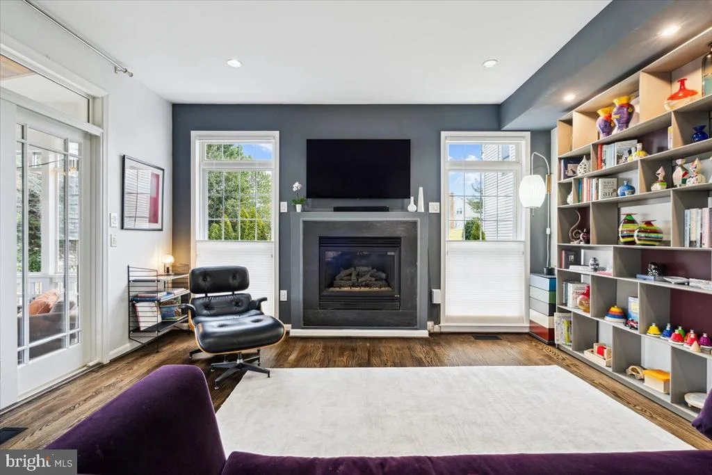 Photo of 2554 BEAR DEN ROAD