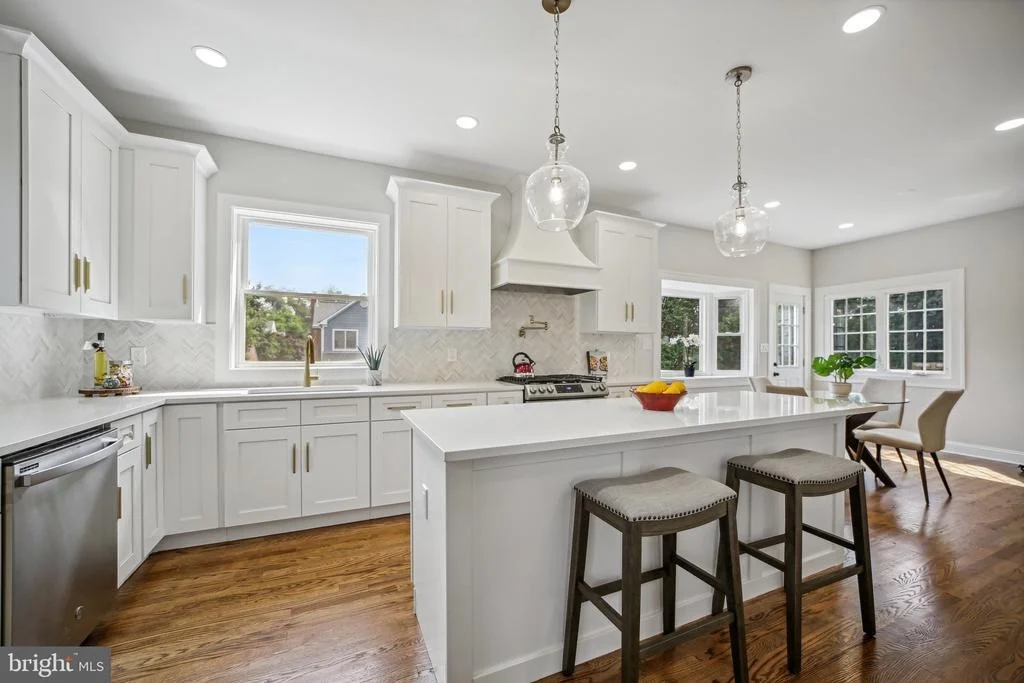 Photo of 9513 BILTMORE DRIVE