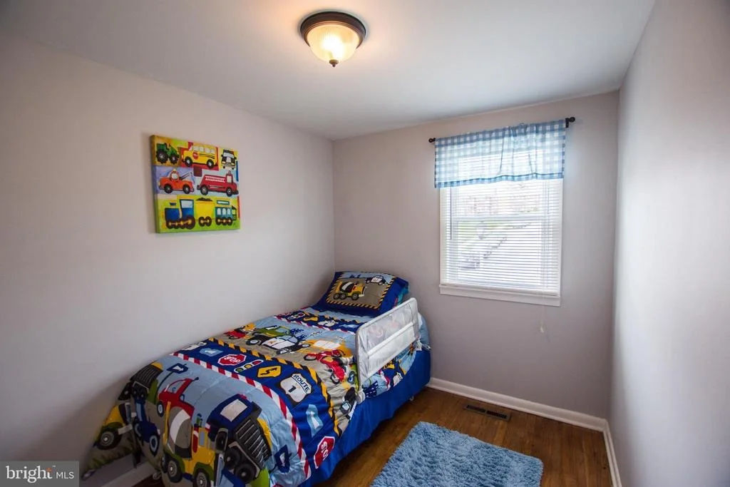 Photo of 1019 GROVEHILL ROAD