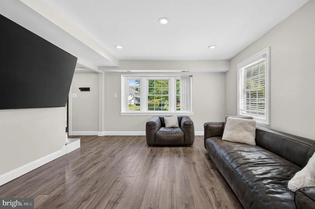 Photo of 4202 MINSTRELL LANE