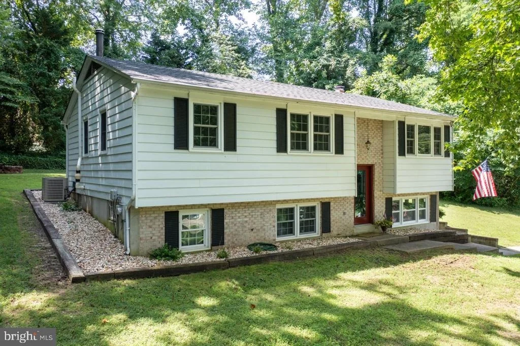 Photo of 2125 OAK ROAD