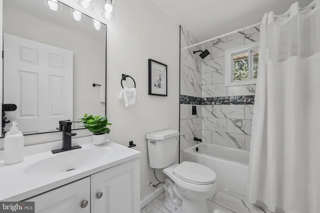 Photo of 15 PENNY LANE