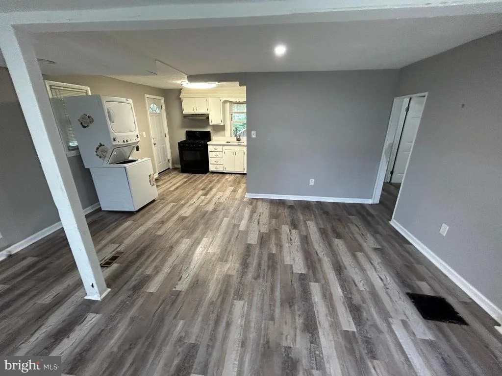 Photo of 4624 MARY AVENUE