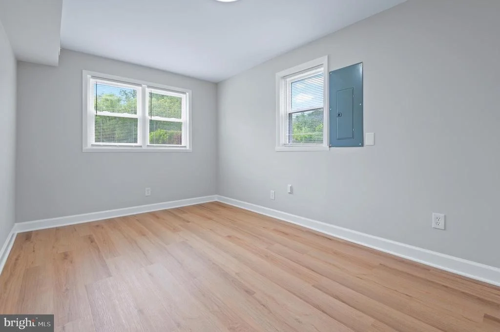 Photo of 1404 SPRING AVENUE