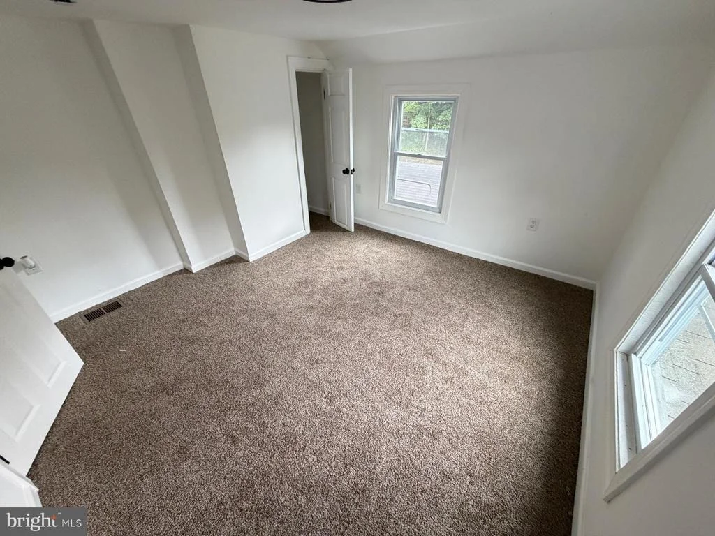 Photo of 667 THOMPSON ROAD