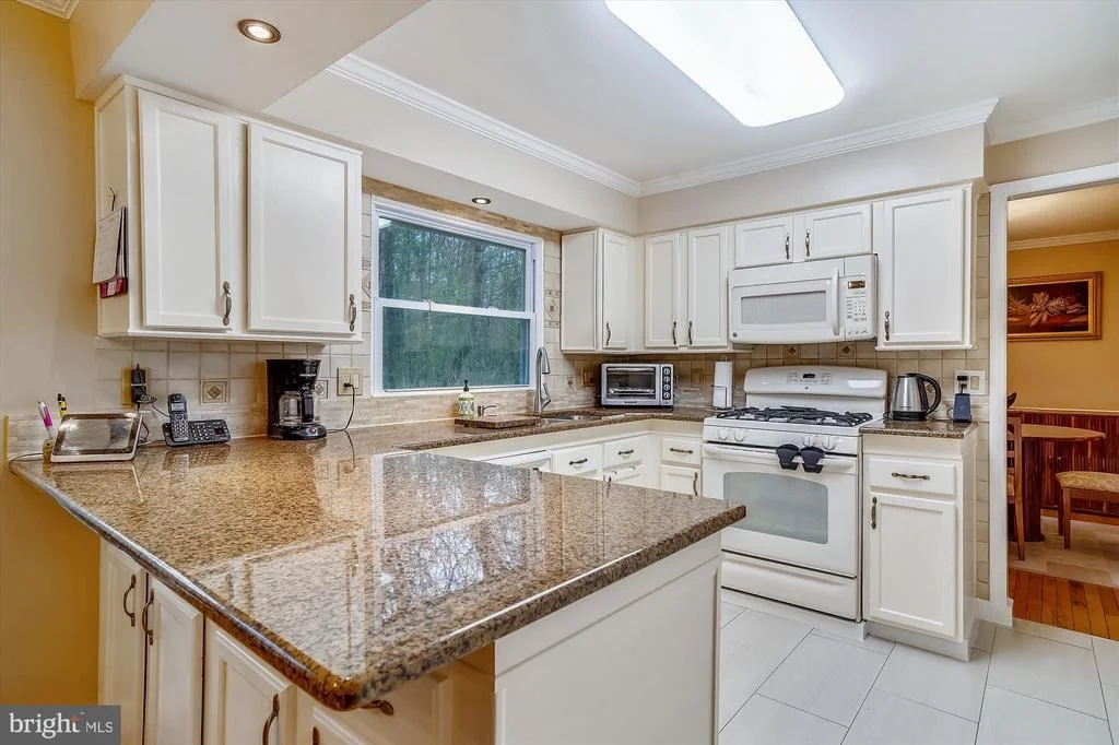 Photo of 2410 HENSLOWE DRIVE