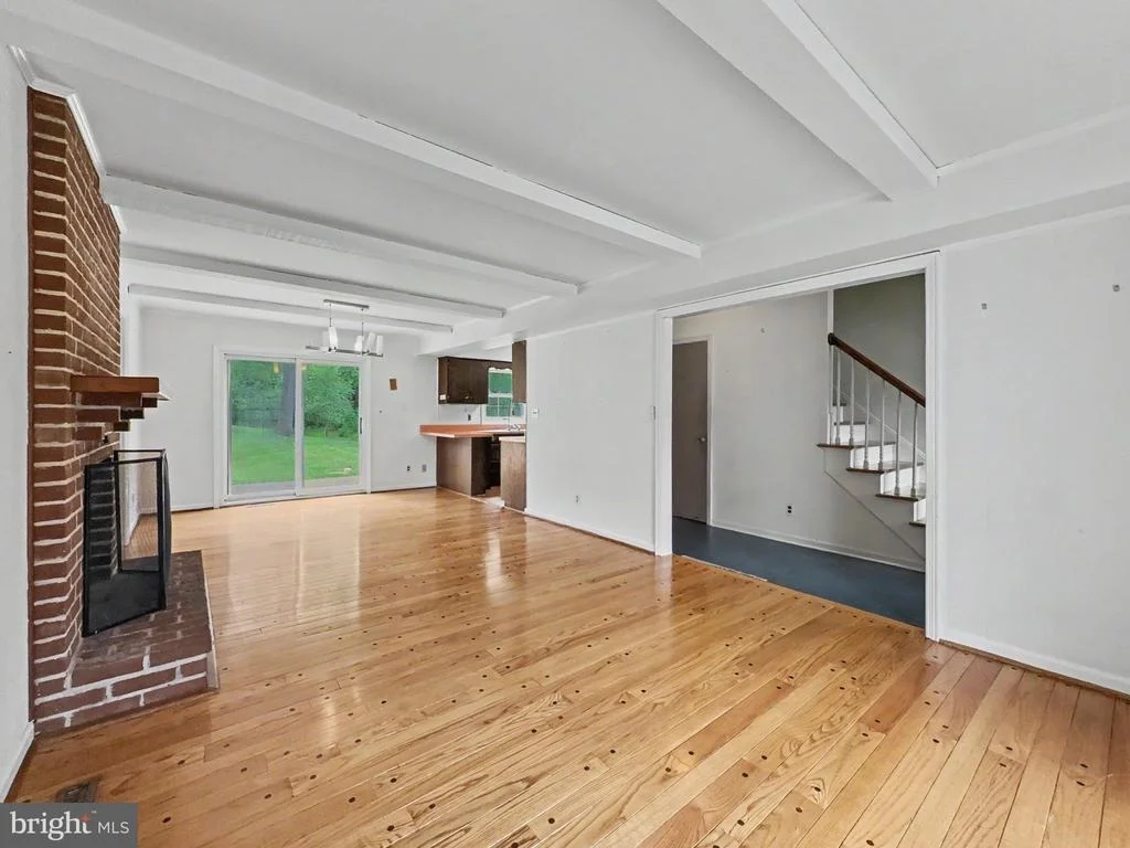 Photo of 1318 DENBY ROAD