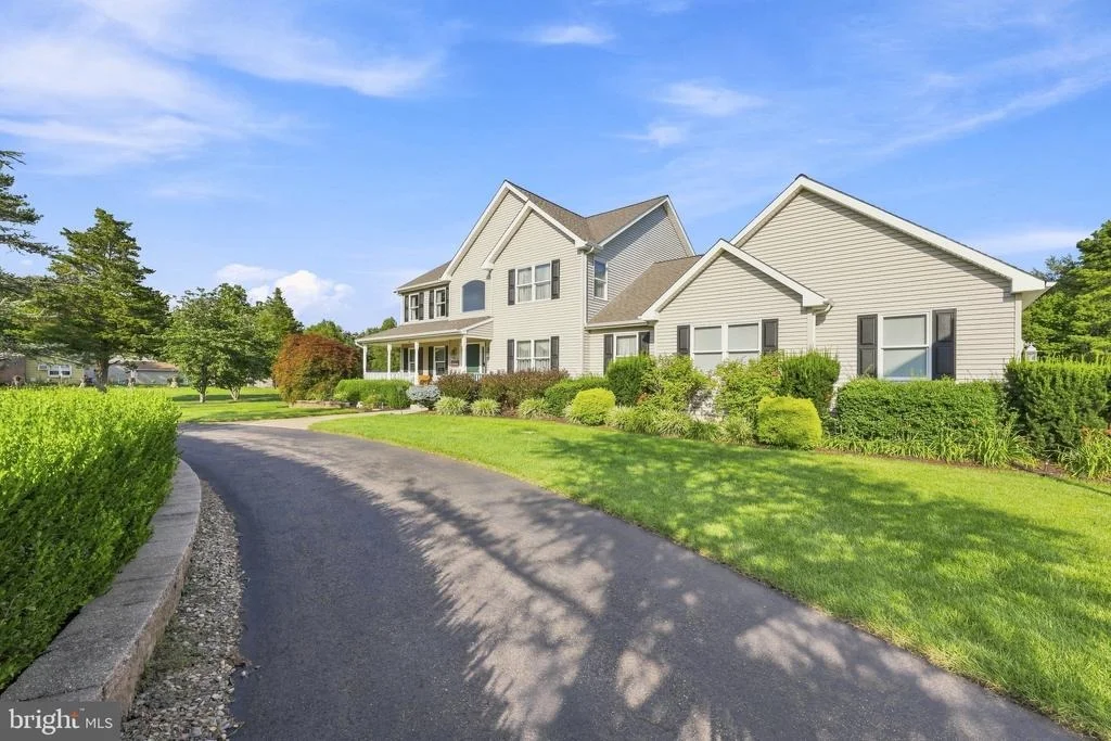 Photo of 646 ALBERTSON ROAD
