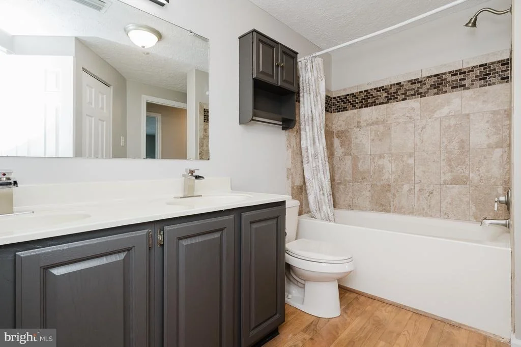 Photo of Unit 207J at 207 OAK LEAF CIRCLE