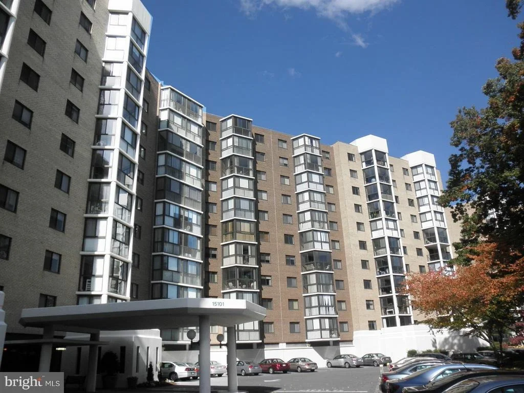 Photo of Unit 1915 at 15101 INTERLACHEN DRIVE