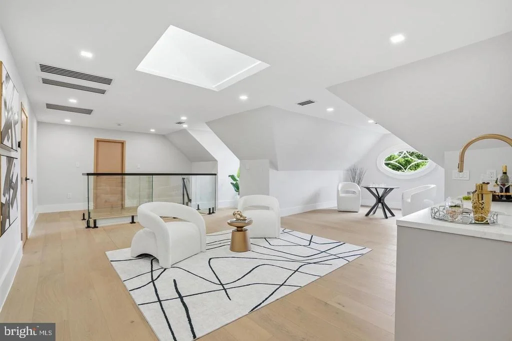 Photo of 1124 SAVILE LANE