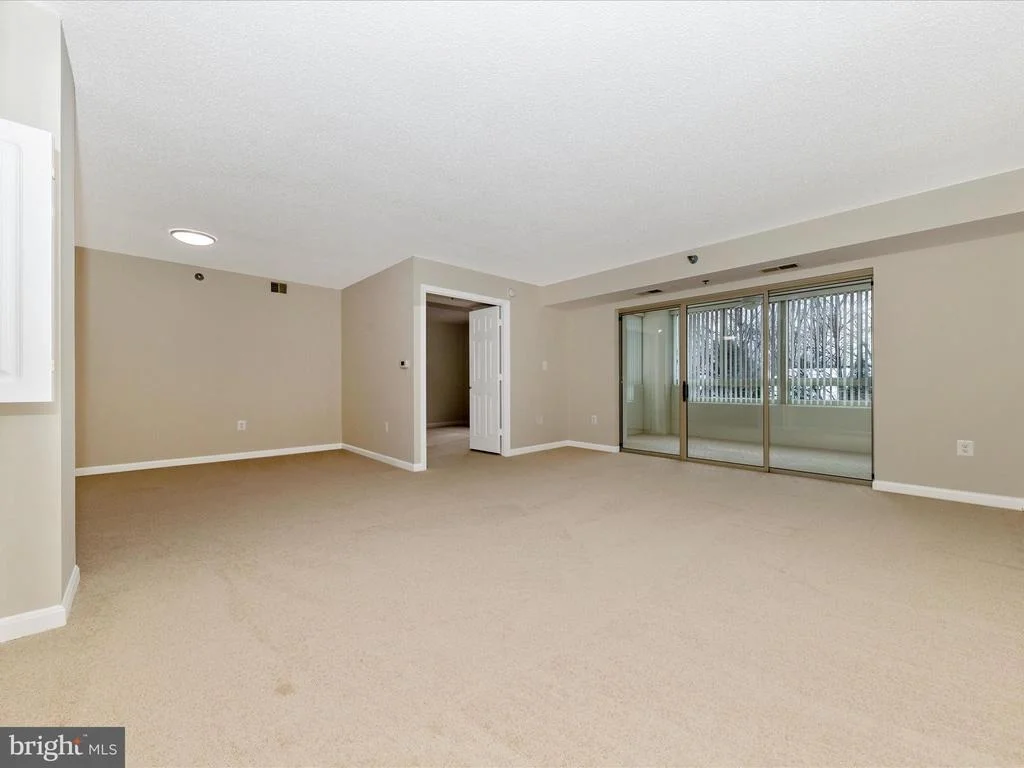 Photo of Unit 402 at 14809 PENNFIELD CIRCLE
