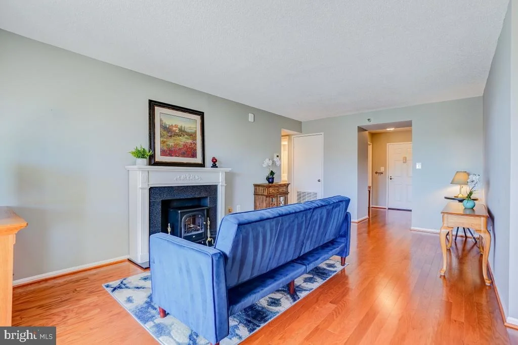 Photo of Unit 1625 at 15101 INTERLACHEN DRIVE