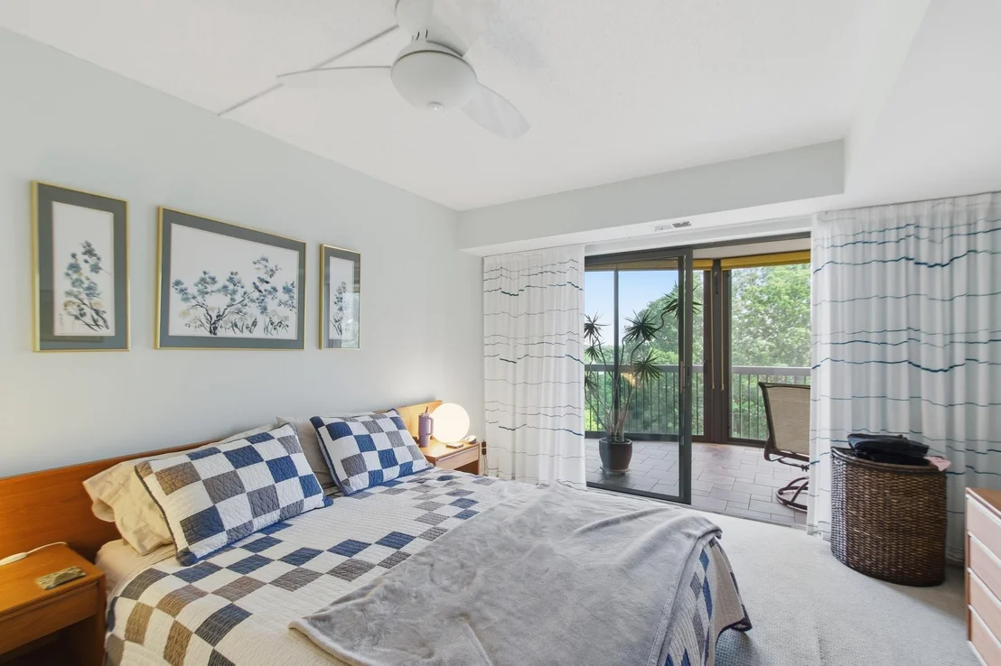 Photo of Unit 714 at 5902 MOUNT EAGLE DRIVE