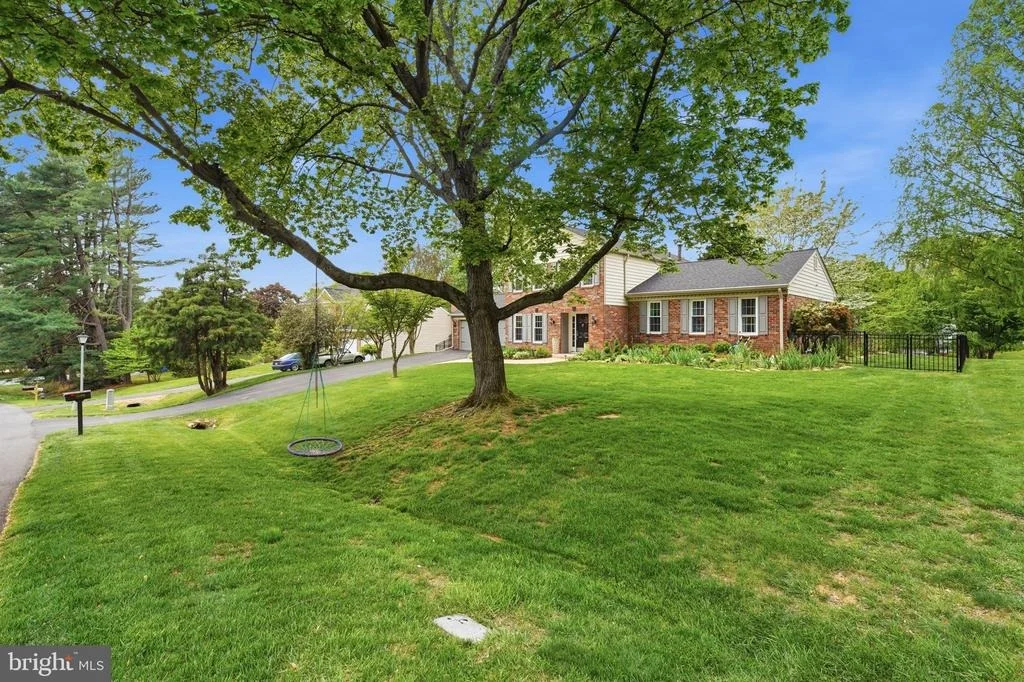 Photo of 15108 CENTERGATE DRIVE