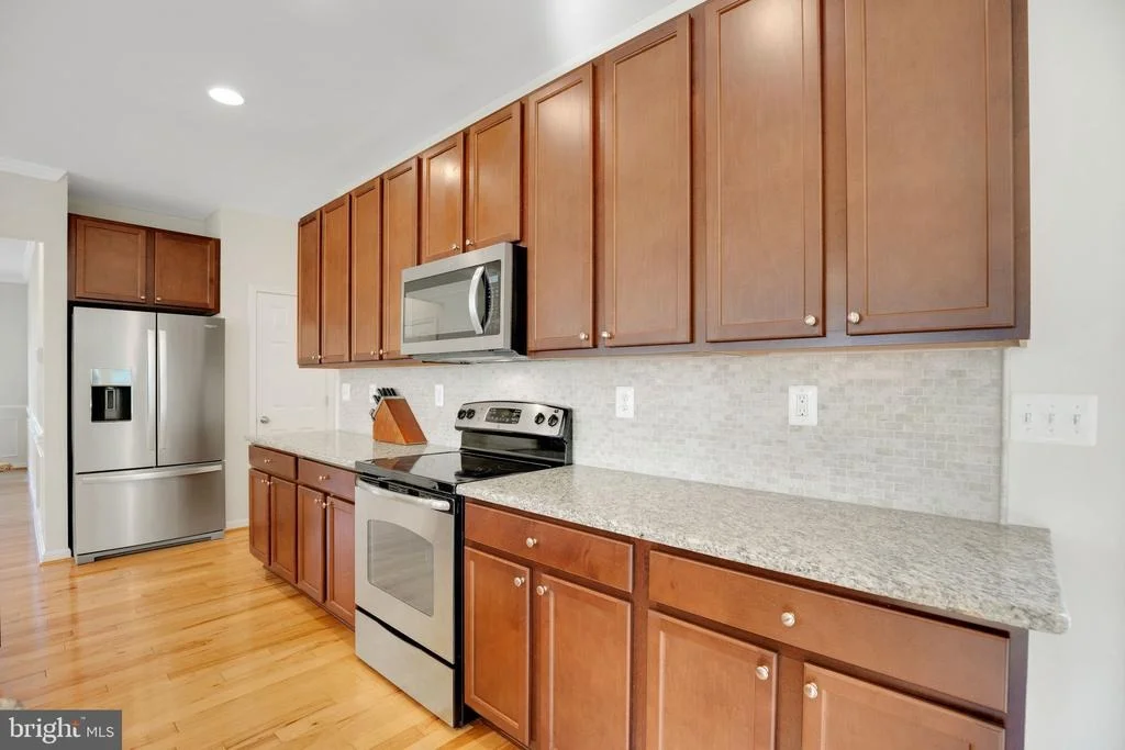 Photo of 2058 BAYTHORNE ROAD