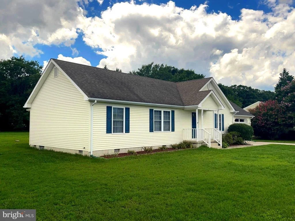Photo of 28 CIRCLE DRIVE W
