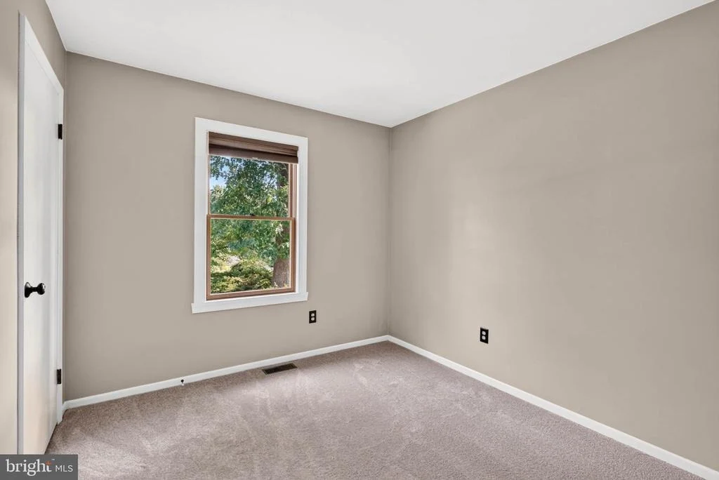 Photo of 4294 WOLF HILL DRIVE