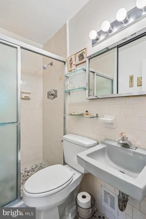 Photo of 2 FOXHALL COURT
