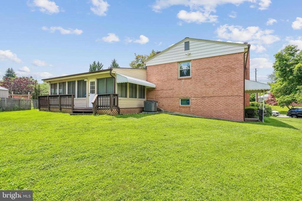 Photo of 2 FOXHALL COURT