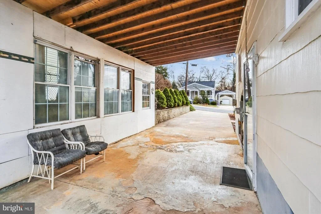 Photo of 12317 MIDDLE ROAD
