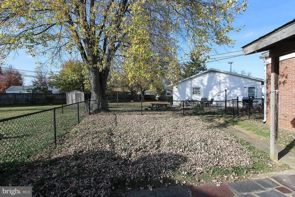 Photo of 300 MANOR COURT
