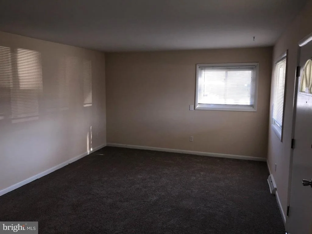 Photo of 6200 AUTH ROAD