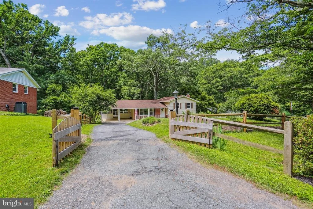 Photo of 11816 LONGDRAFT COURT