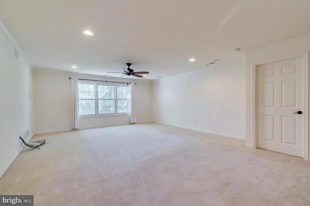 Photo of 142 W SHORE DRIVE