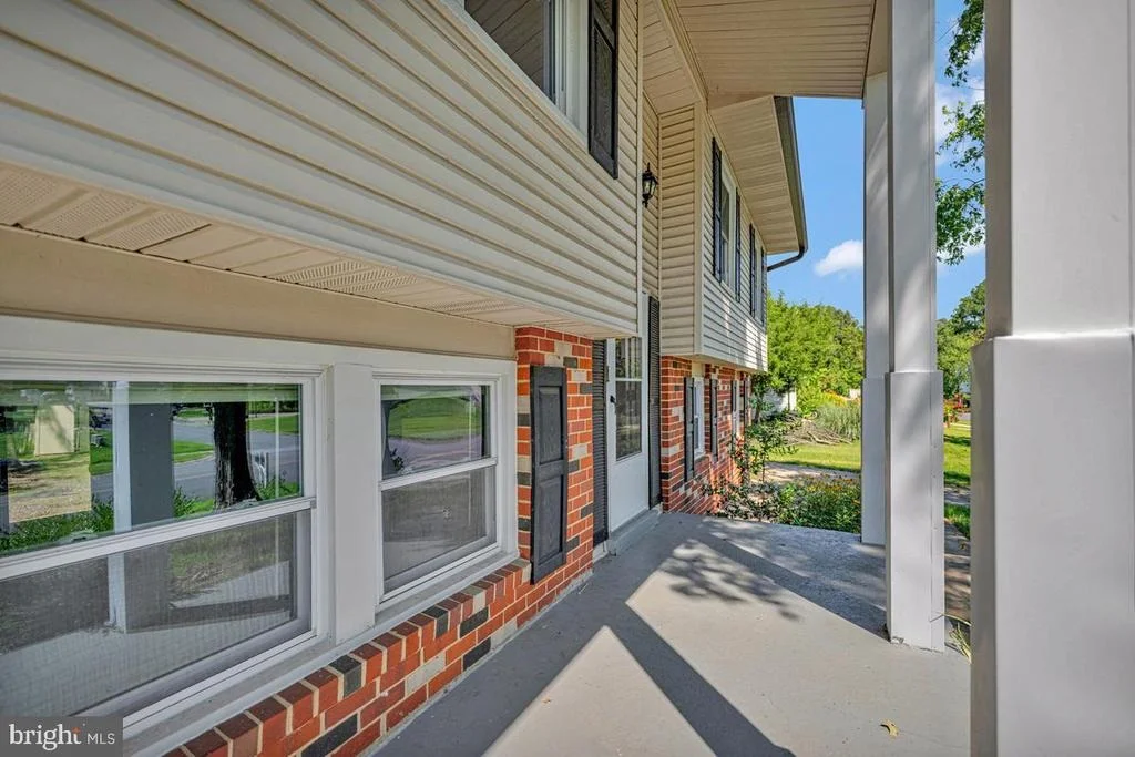 Photo of 409 UNIVERSITY DRIVE