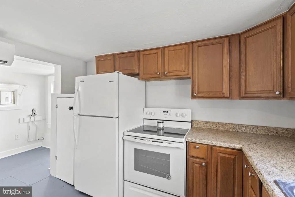 Photo of 822 N COMMERCE AVENUE